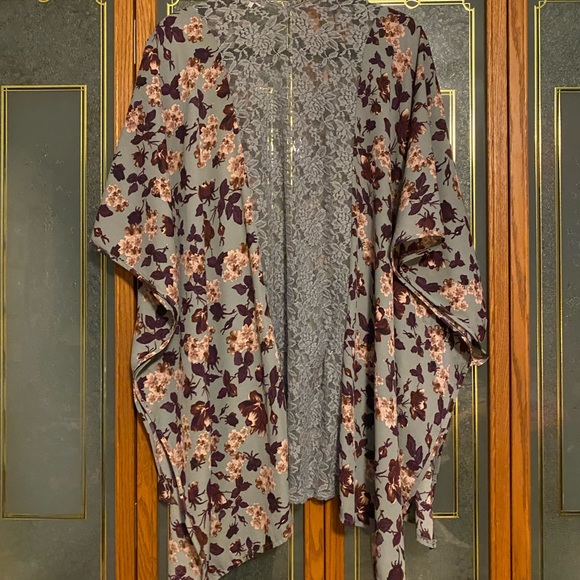 Kimono - Picture 2 of 2